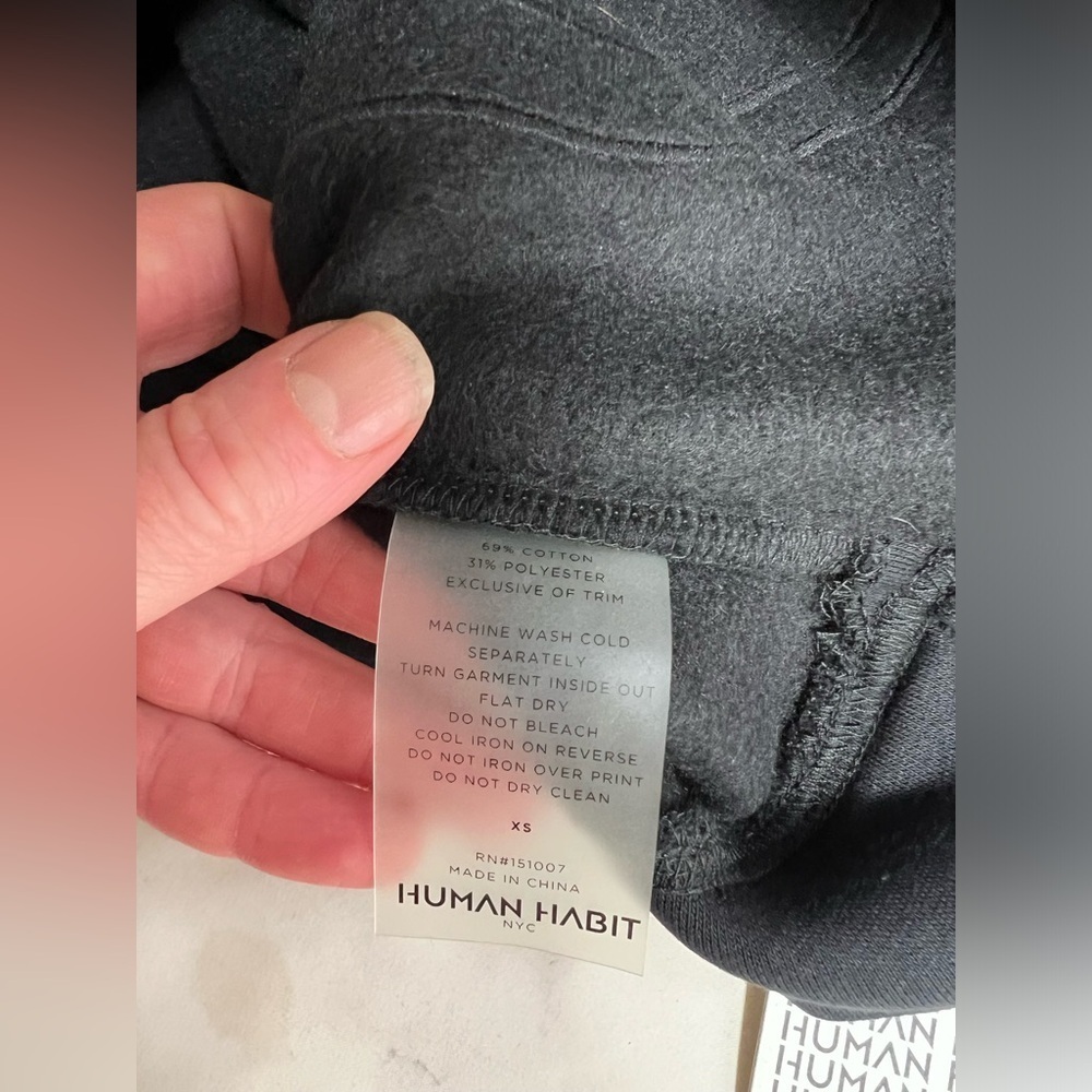 HUMAN HABIT Black graphic patchwork crew neck swe… - image 9